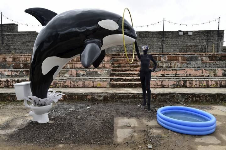 El cotizado artista urbano británico Banksy anunció hoy la apertura de "Dismaland", un "parque temático familiar para anarquistas principiantes" en Somerset, una zona costera al oeste del Reino Unido.