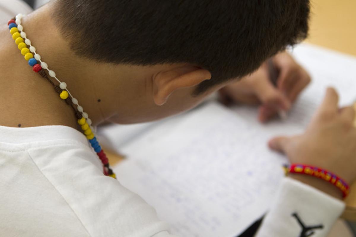 Un alumne es prepara per als exàmens a Barcelona.