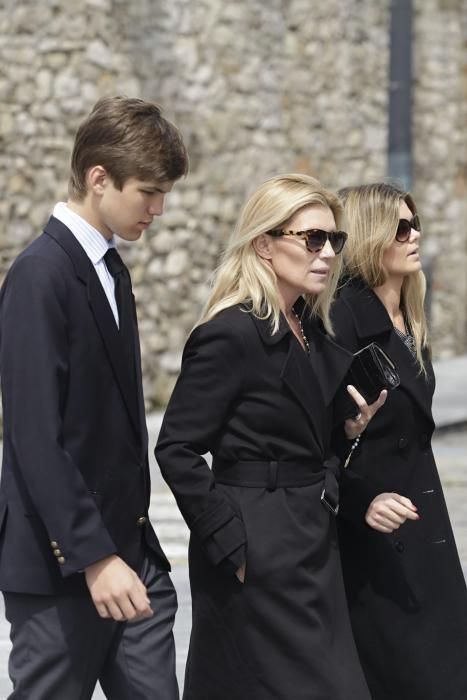 Funeral por Ichu Salazar-Simpson Bosh en la iglesia de San Pedro de Gijón