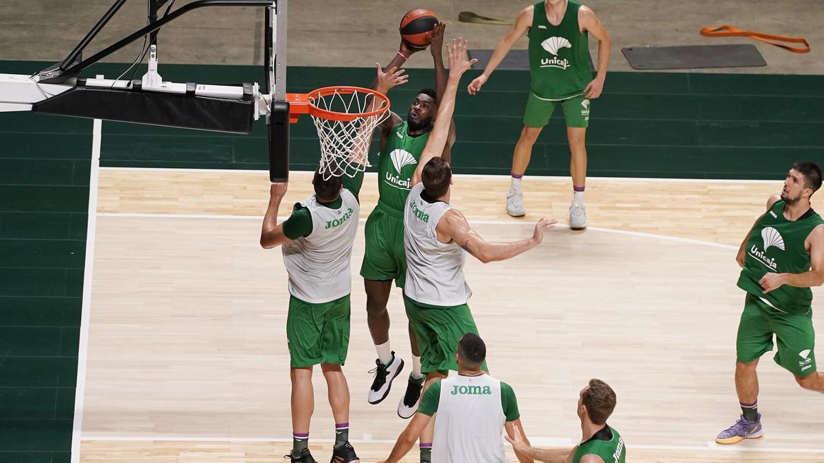 El Unicaja 21/22 ya se entrena a las órdenes de Fotis Katsikaris.