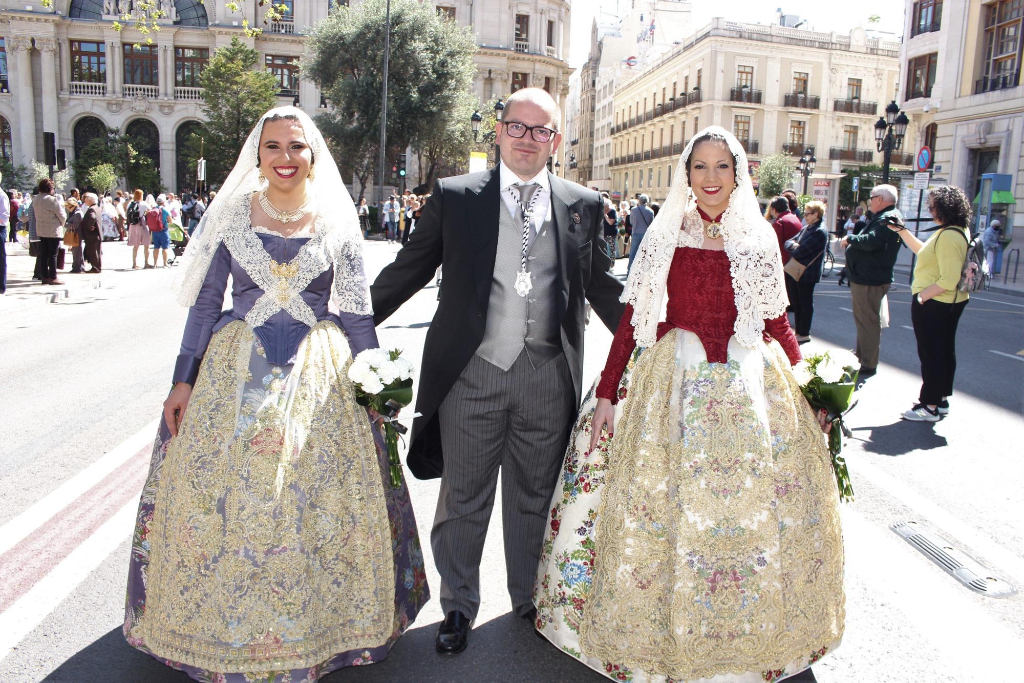 El desfile de falleras mayores en la Ofrenda a San Vicente Ferrer