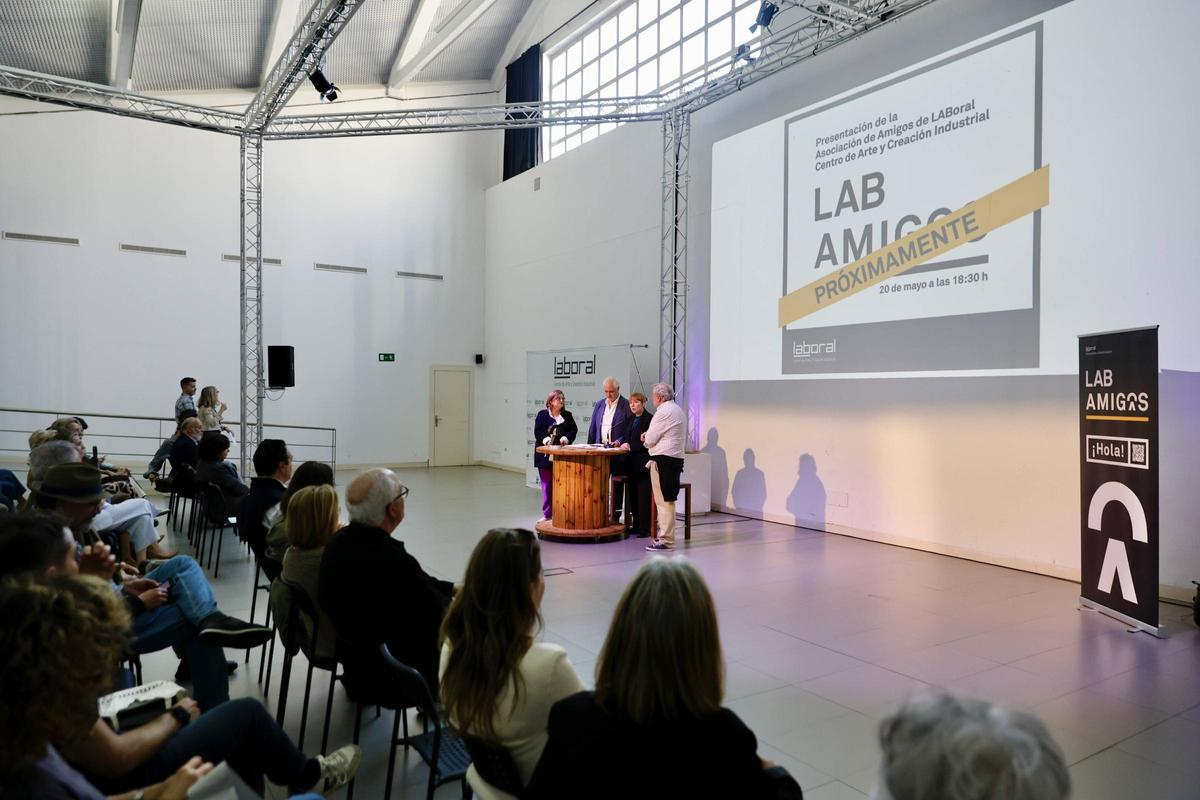 La Asociación de Amigos de LABoral Centro de Arte echa a andar en Gijón, en imágenes