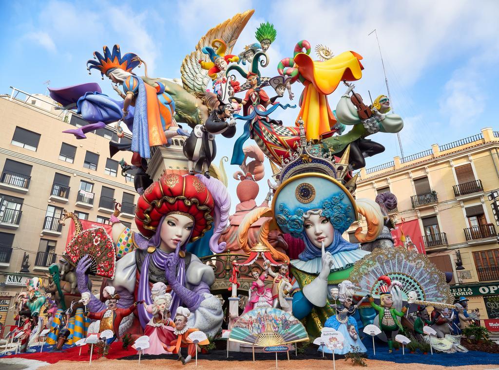 Falla montada al completo.