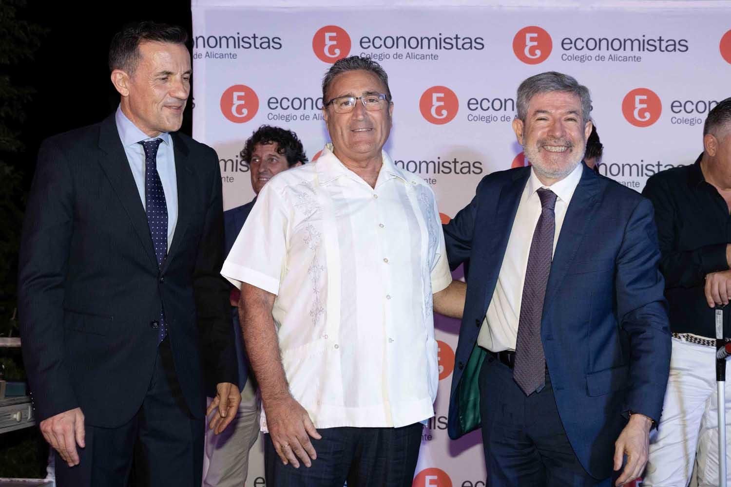 Los Economistas de Alicante celebran su cena anual en honor a su patrón