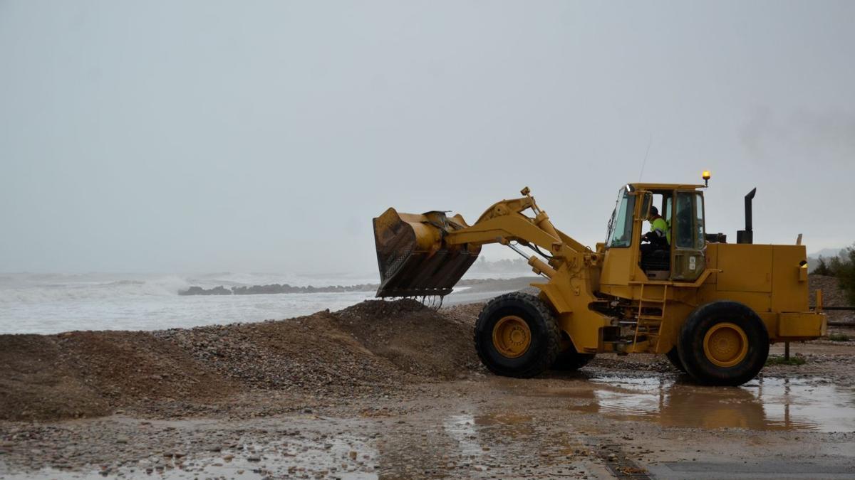 Moncofa denuncia la dejadez de Costas ante los daños reiterados en la playa