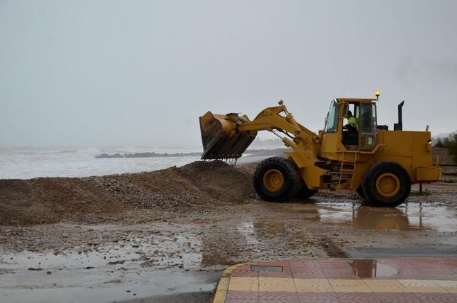 Moncofa denuncia la dejadez de Costas ante los daños reiterados en la playa