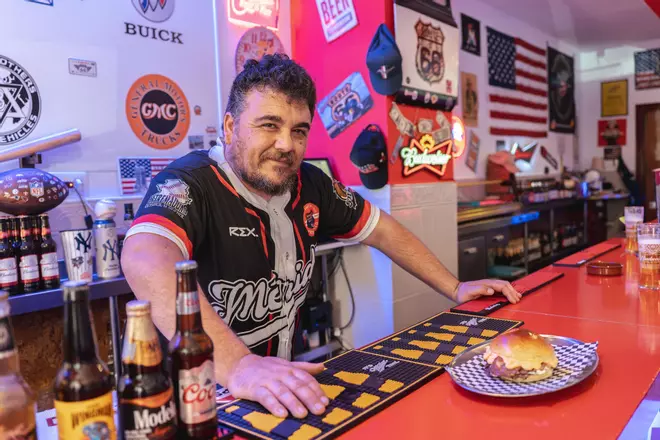 Así es Coffee Bar Springfield, un restaurante americano en Mérida