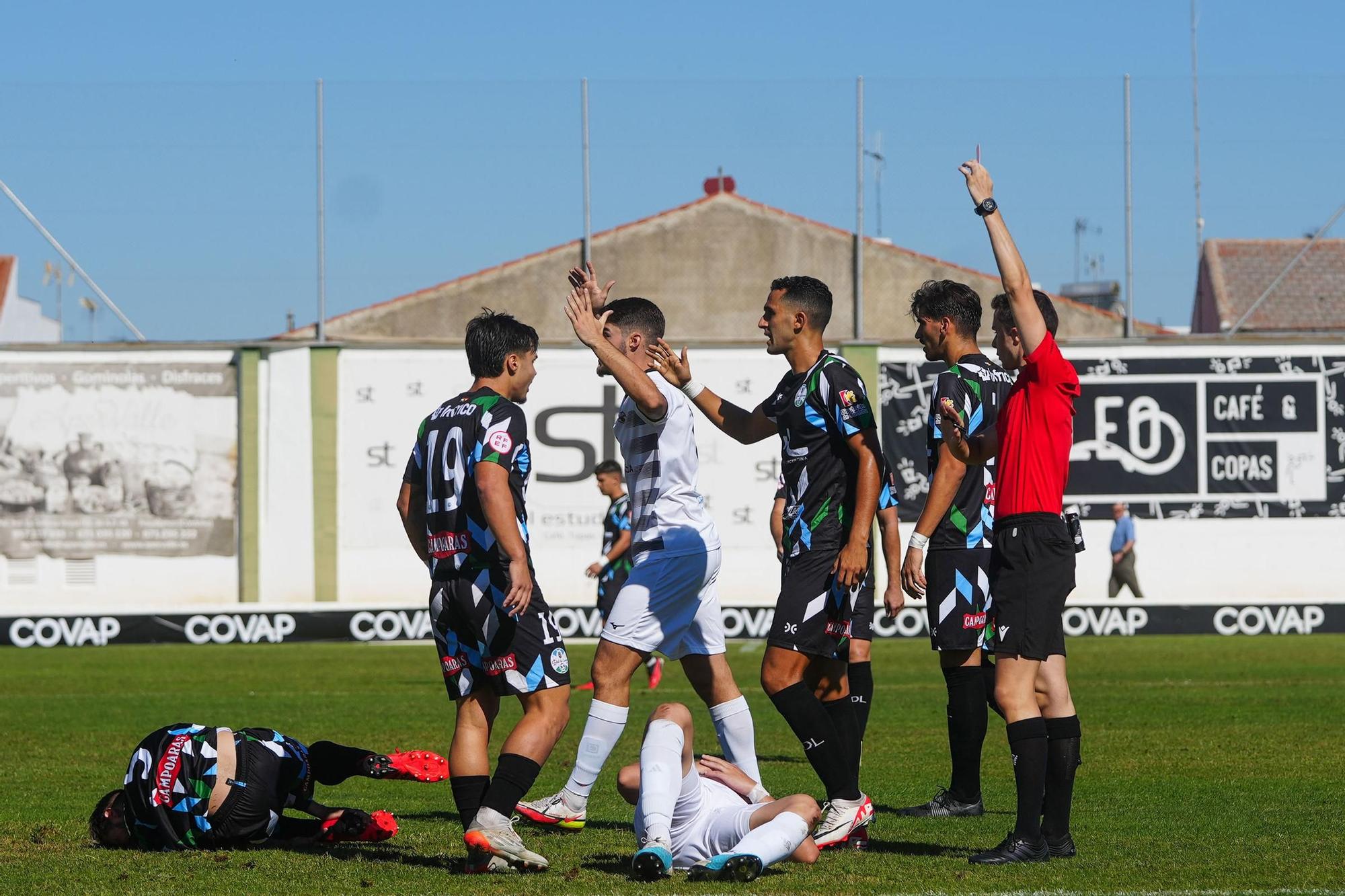 Pozoblanco-Ciudad de Lucena, las imágenes del partido en el Eleuterio Olmo