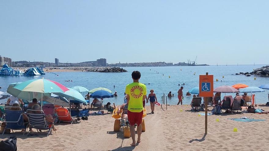 Calonge i Sant Antoni tanca la temporada de platges amb rècord de banys adaptats