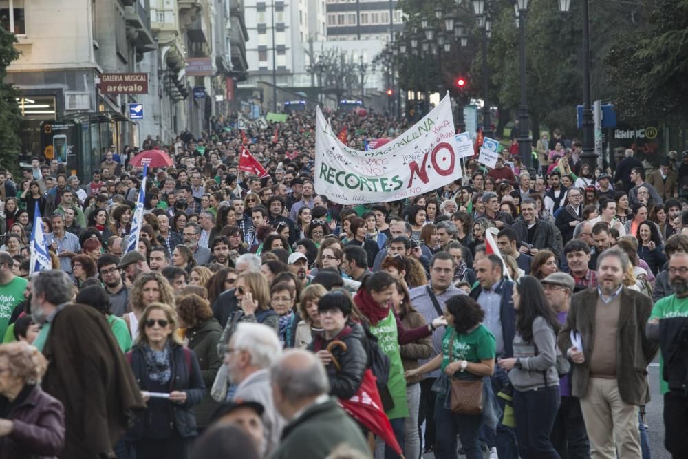 Manifestación contra la LOMCE en Oviedo