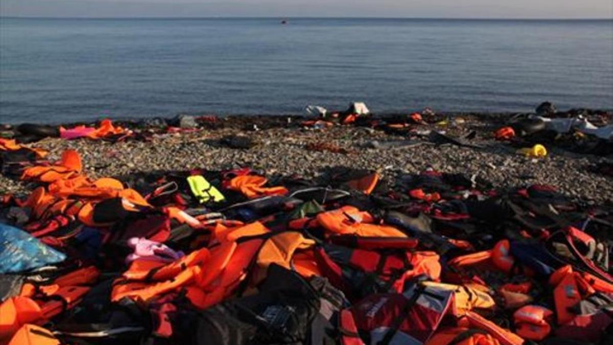 Chalecos salvavidas de refugiados que han podido llegar a Lesbos.