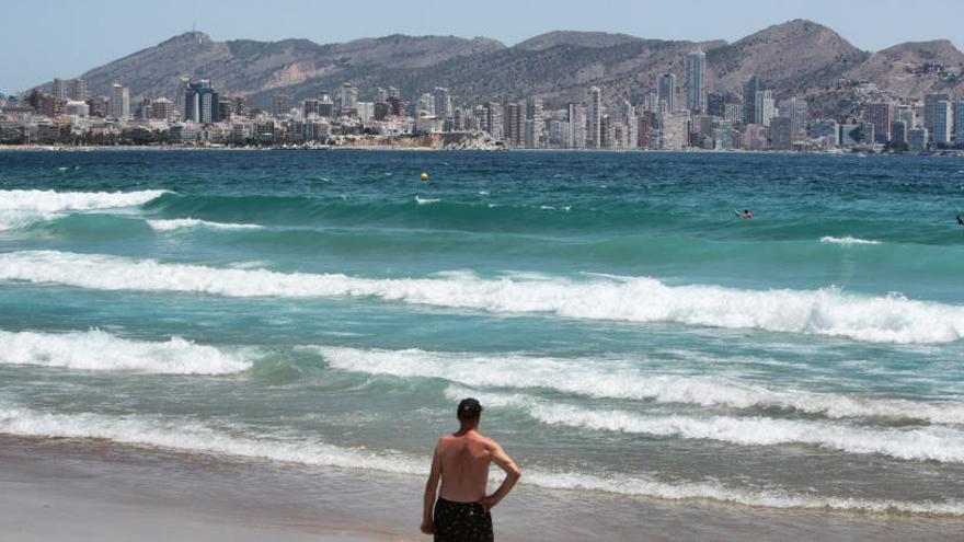 La playa de Poniente de Benidorm