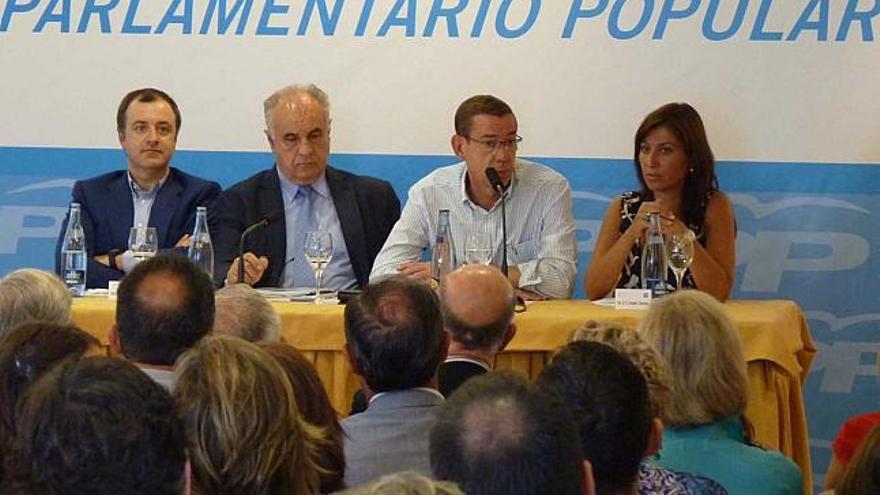 David Serra, Rafael Blasco, Antonio Clemente y Mónica Lorente, ayer en Alicante durante las jornadas de balance parlamentario.