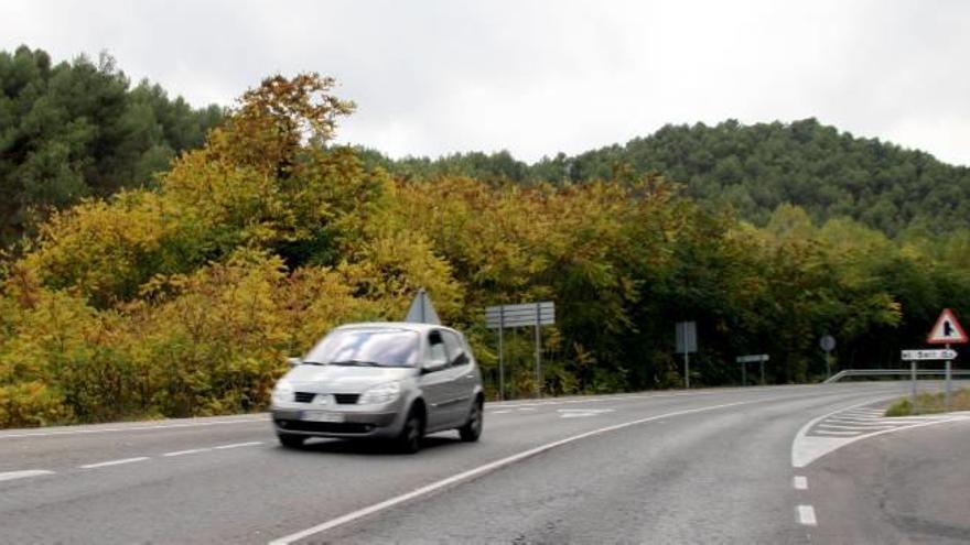 Imagen de un tramo de la carretera Alcoy-Banyeres en la zona del Salt.