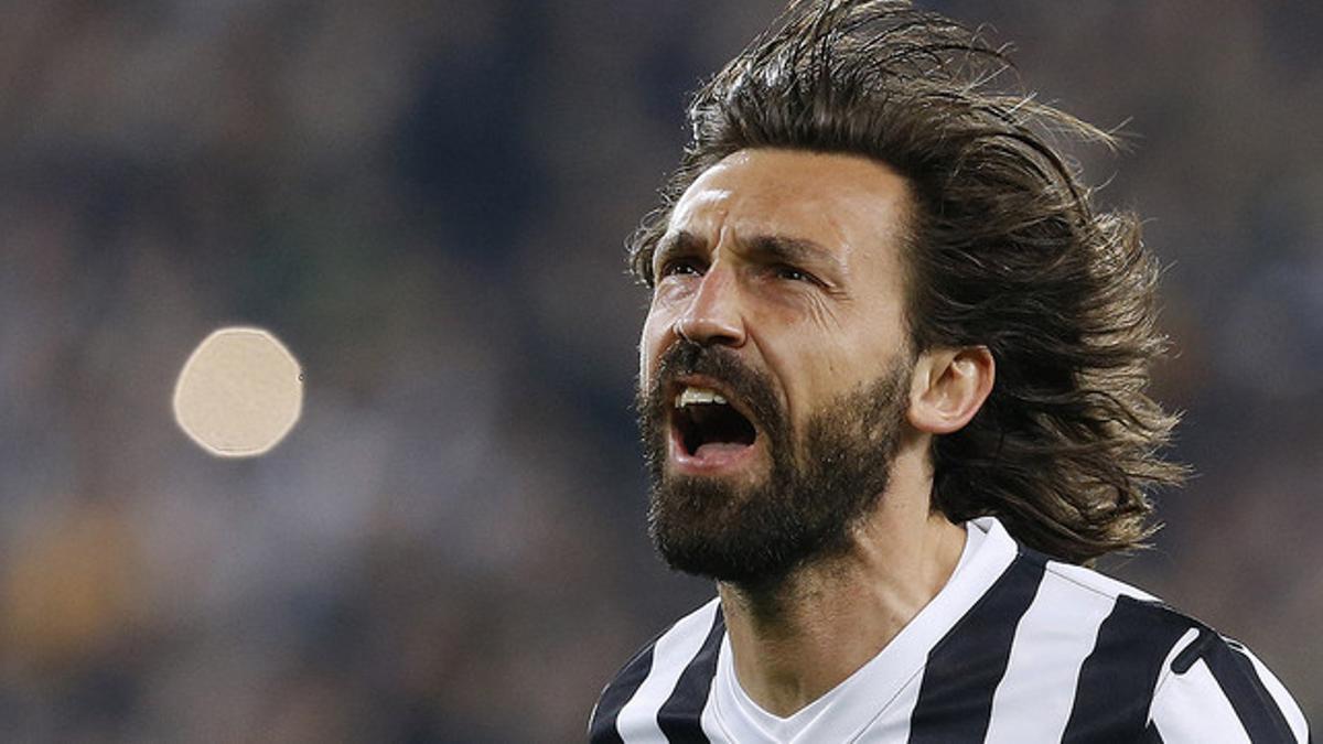 Andrea Pirlo celebra un gol de la Juventus en la Liga Europa