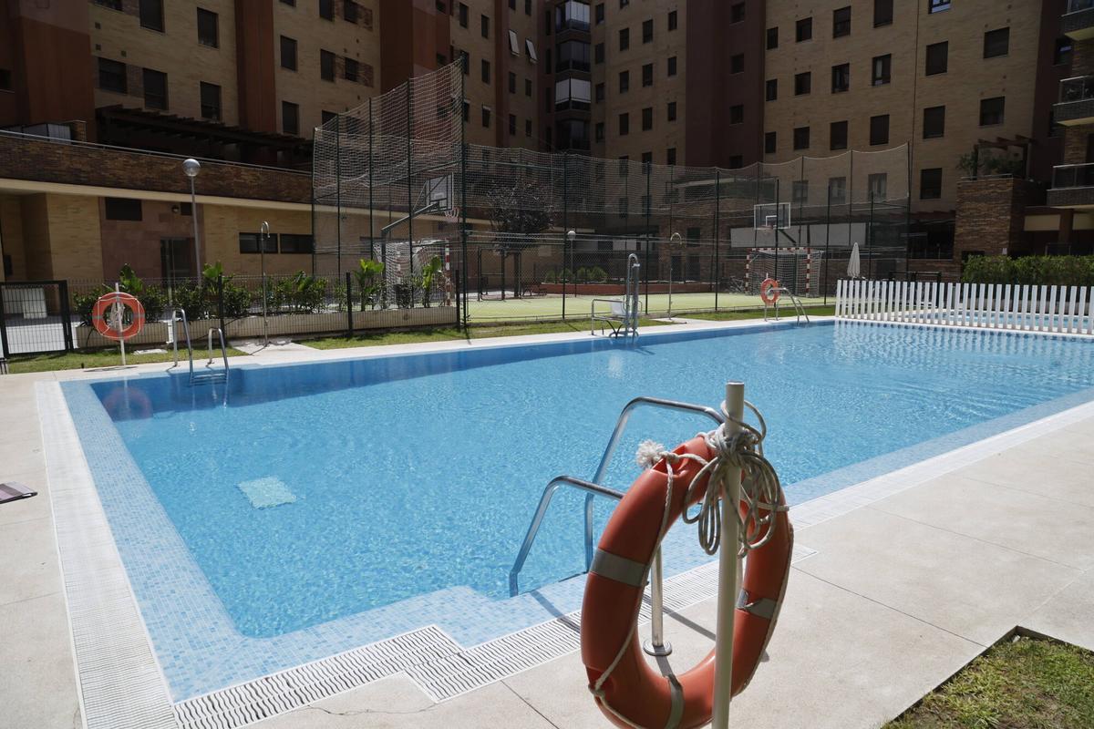 A.J.González Córdoba Piscinas comunitaria comunidad bloque vecinos Piscina privada