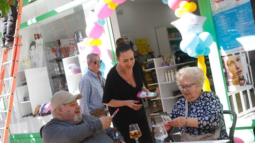 Lluvia de globos con más de 2.000 premios, música, sorpresas y más, todo listo para la &#039;Shopping Hill&#039; de la Viñuela