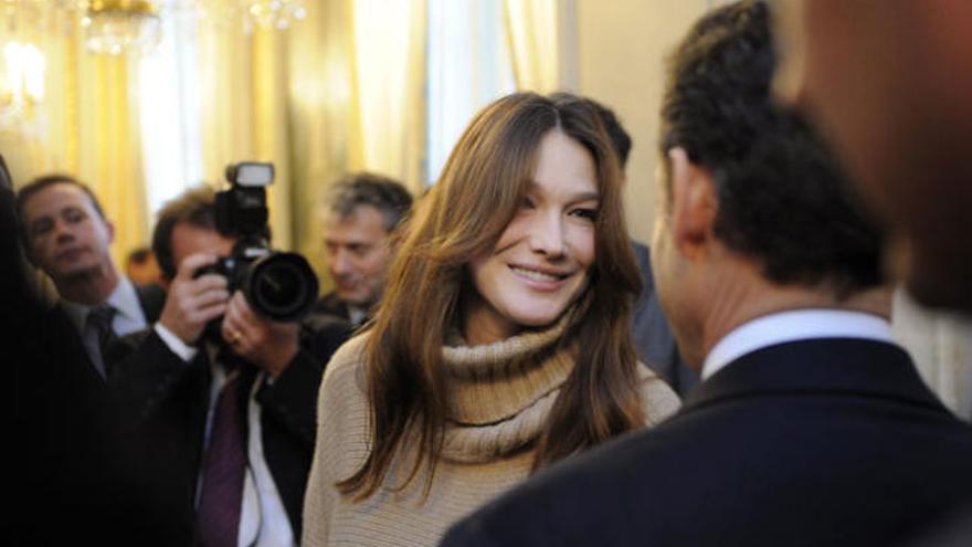 Carla Bruni, acusada de irregularidades financieras