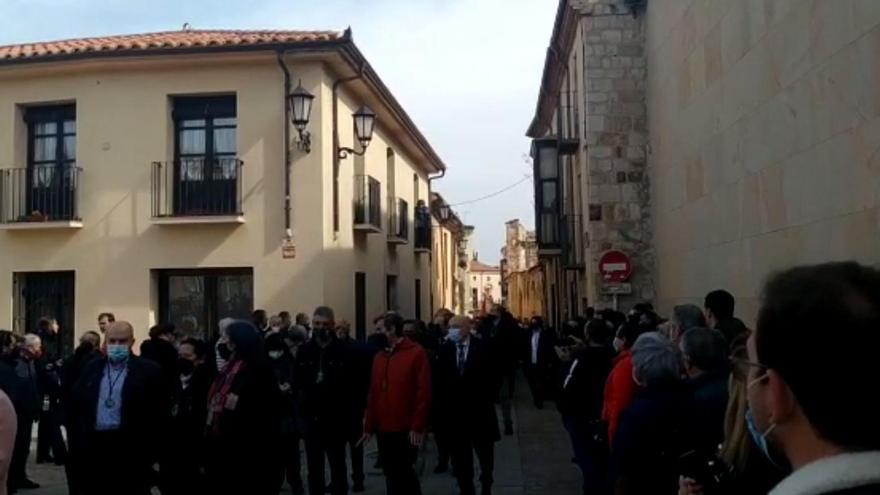VÍDEO | Cientos de fieles se agolpan en Zamora para acompañar a las ocho advocaciones marianas
