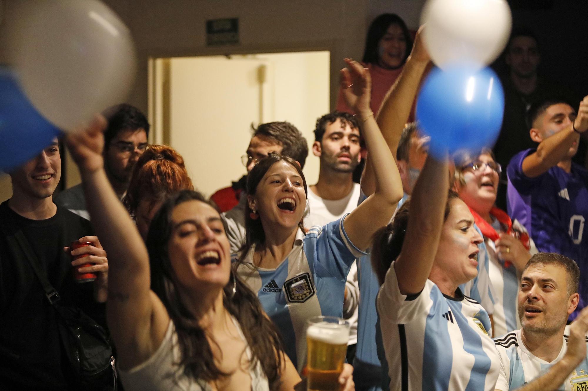 Les imatges de l'afició argentina celebrant el mundial a Girona