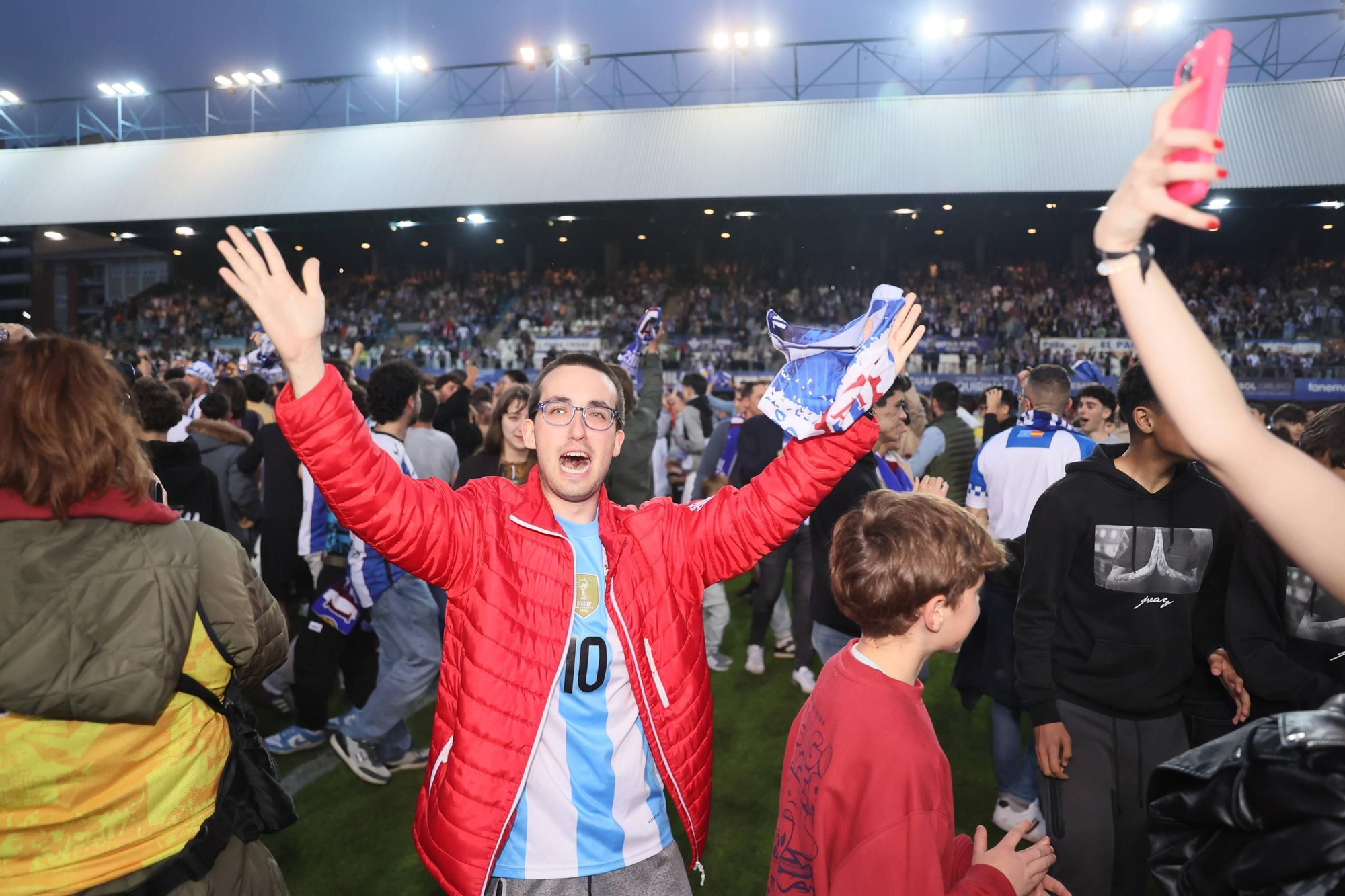 EN IMÁGENES: La final por el ascenso entre Avilés y Rayo Majadahonda vivida en el Suárez Puerta