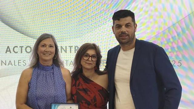 Representantes del sector recibiendo el premio en Madrid.
