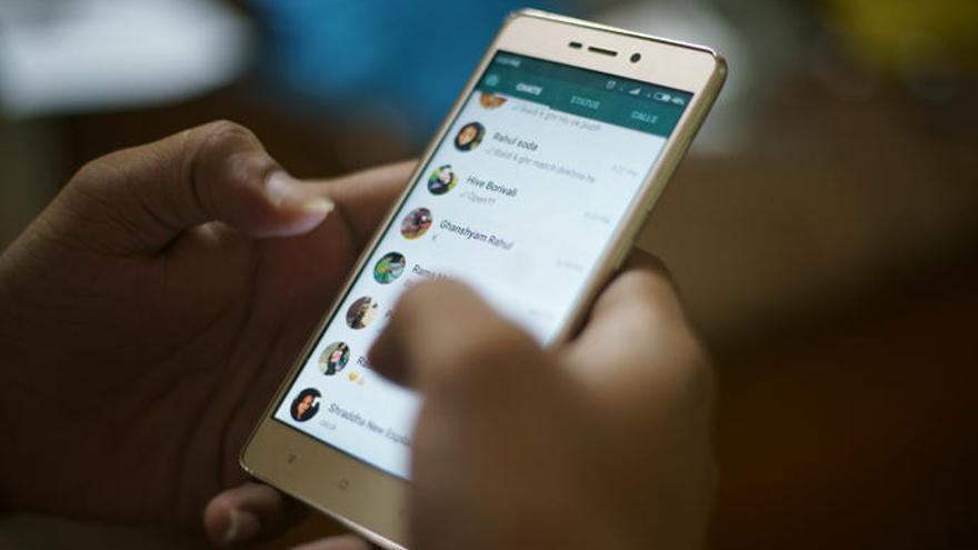 El truco para leer mensajes borrados de WhatsApp.