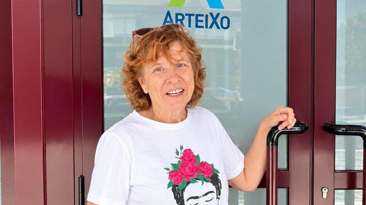 Lourdes Suárez, trabajadora social de Arteixo con 40 años de dedicación: “Tú no eres la ayuda, sino el bastón para que consigan caminar”