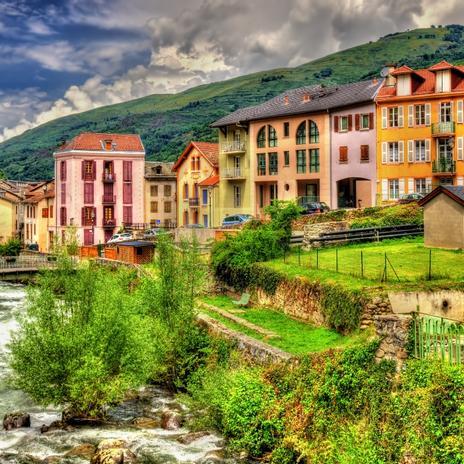 Este pueblo muy cerca de España tiene aguas termales gratis y es la escapada perfecta para este mes de febrero