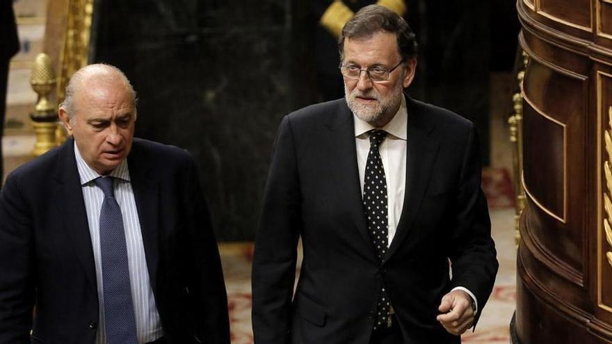 Rajoy telefoneó a Fernández Díaz tras conocerse la petición de 15 años de cárcel por la ‘Kitchen’