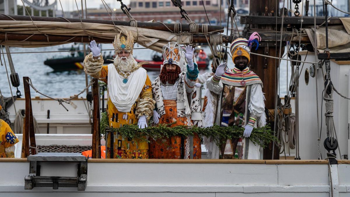 Los Reyes arriban al puerto de Barcelona