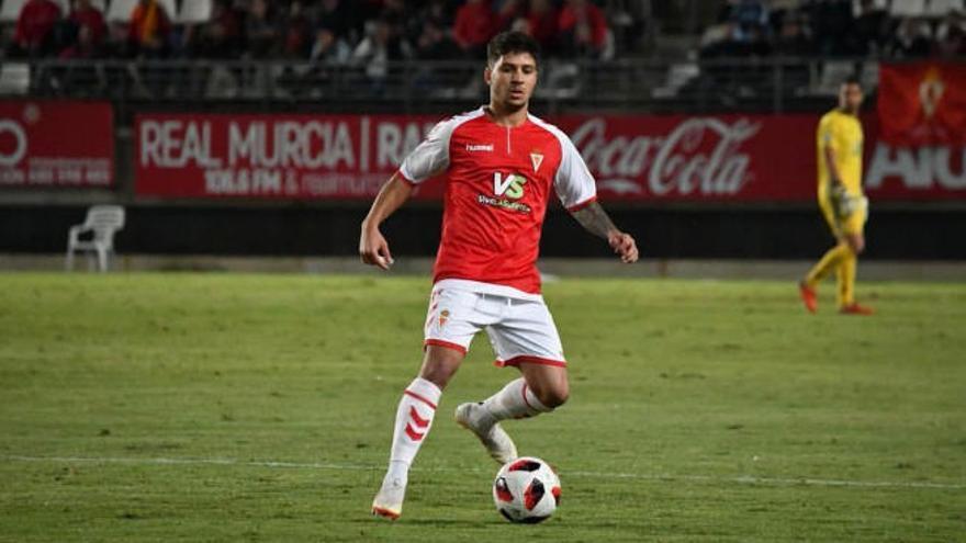 Nahuel, durante un partido con el Real Murcia.