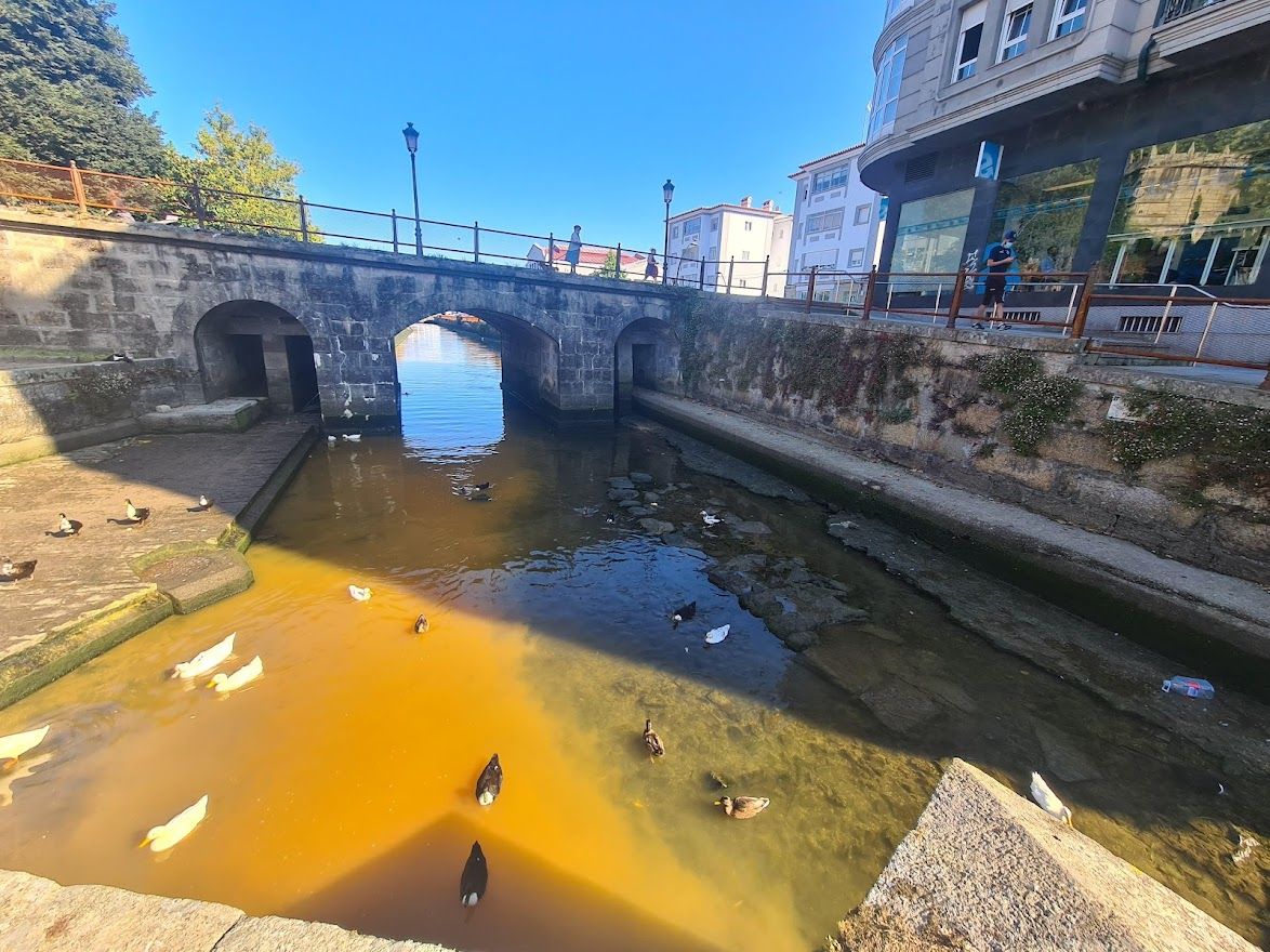 El río que atraviesa Vilagarcía y saldrá reforzado con el nuevo proyecto.