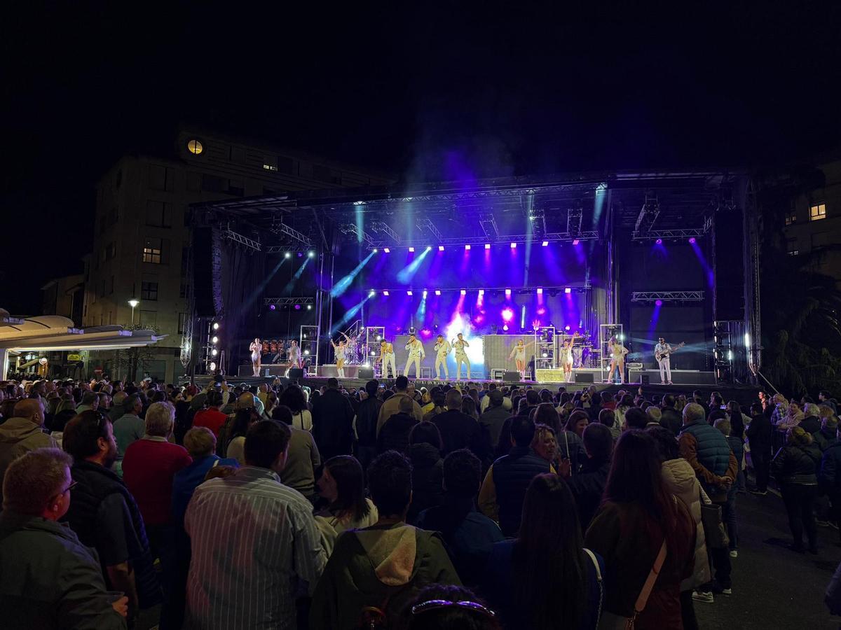 Ambiente en la verbena de Güevos Pintos.