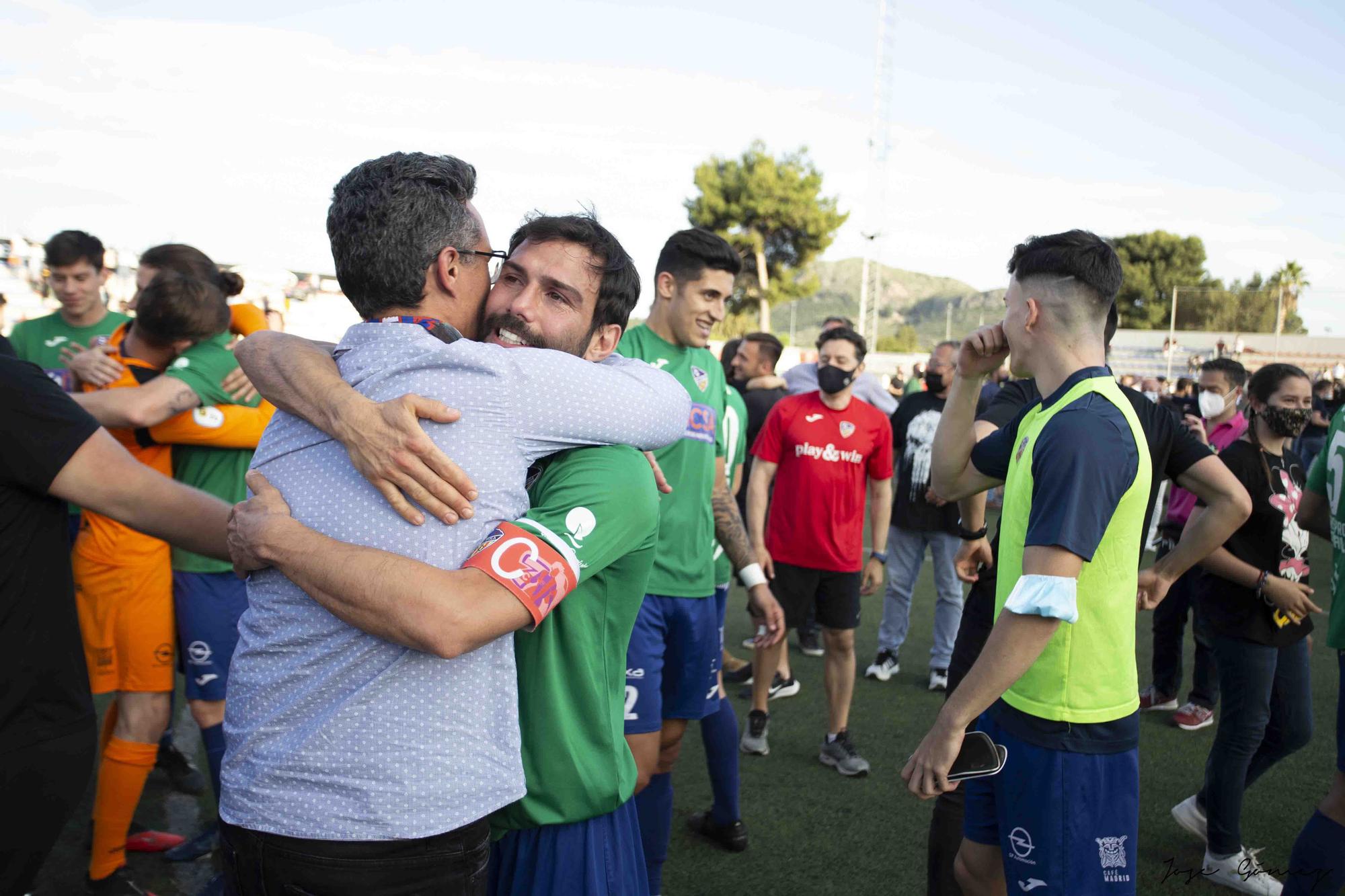 La UD Alzira celebra el ascenso a Segunda RFEF