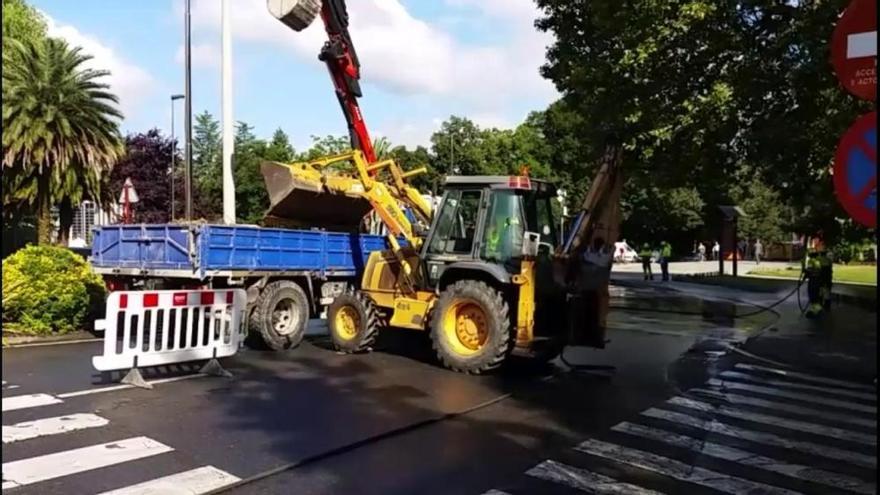 Caos en el tráfico de Ourense por la rotura de una tubería