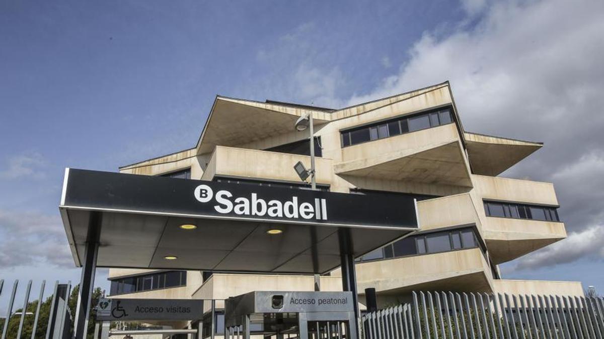 El centro corporativo del Sabadell en el polígono de Agua Amarga de Alicante.