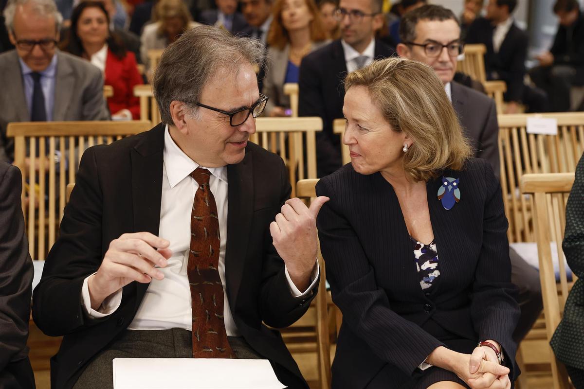 Nadia Calviño, vicepresidenta primera del Gobierno y ministra de Asuntos Económicos, junto a Joan Subirats, ministro de Universidades.