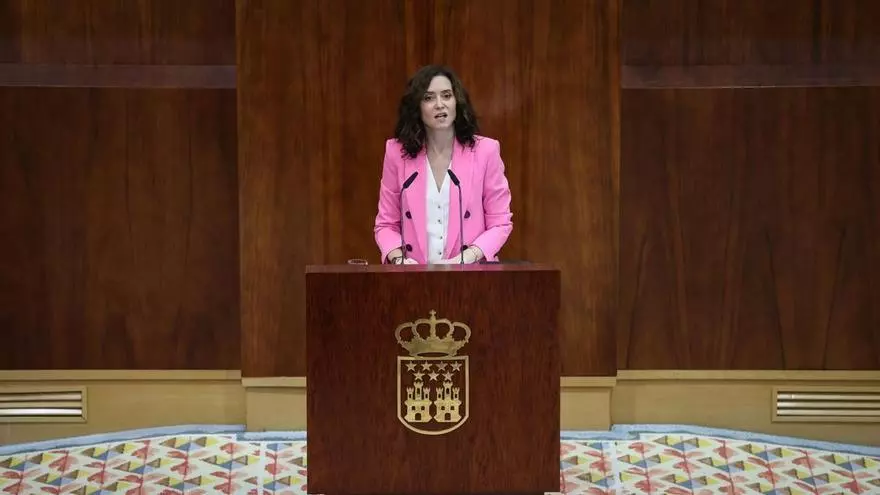 Ayuso a Sánchez: “Sí que tiene dueño como todos los perros que duermen en un palacio”
