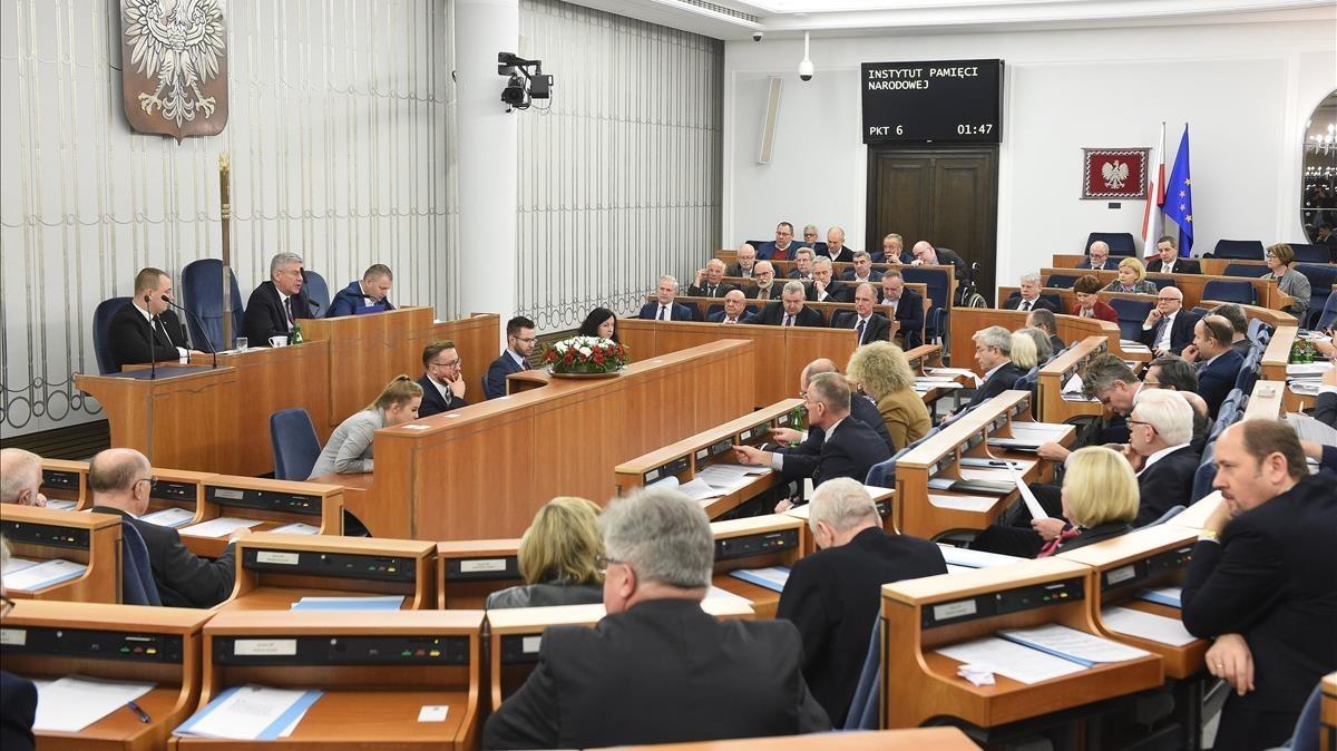 zentauroepp41868321 var101  varsovia  polonia   31 01 2018  senadores votan dura180201111457