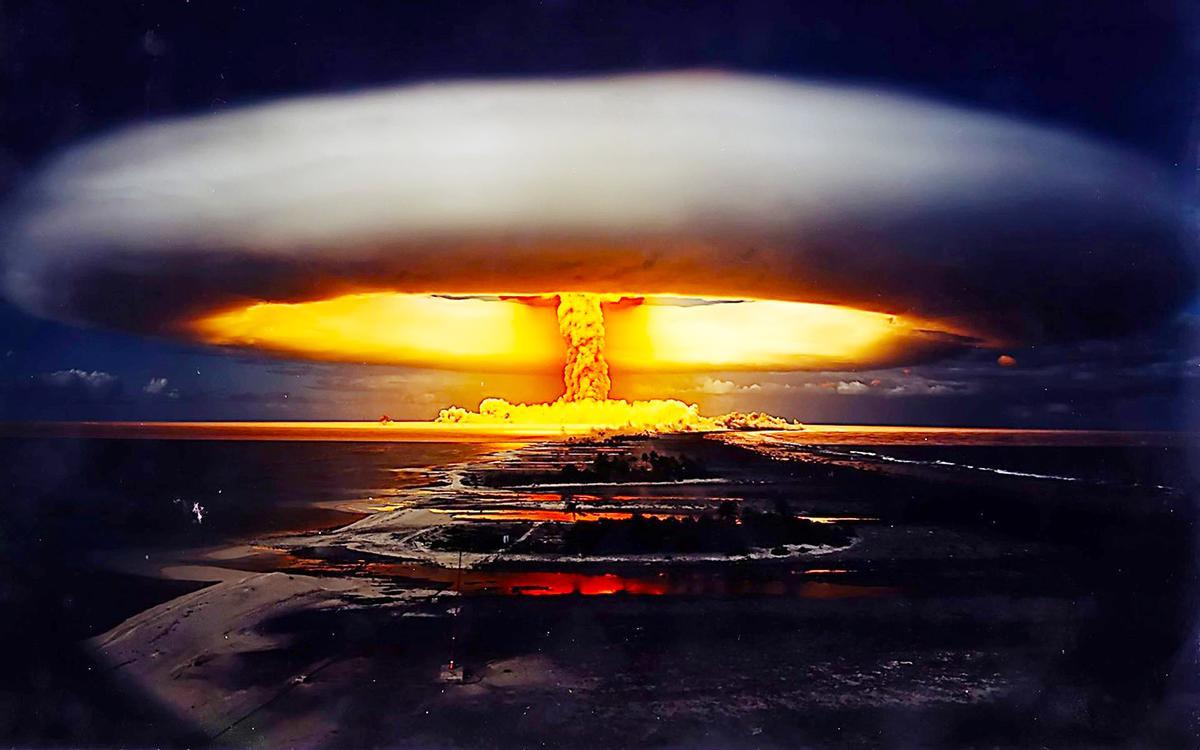 Imagen de una explosión nuclear durante un ensayo