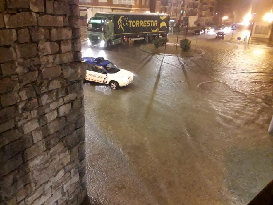 Una tromba de agua colapsa Toro