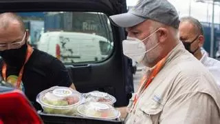 El chef José Andrés instala su cocina para los damnificados de La Palma