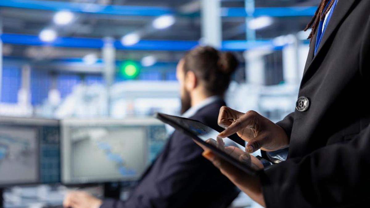 Según los expertos, las importantes perturbaciones de la economía mundial en los últimos años tienen, por el momento, un efecto limitado sobre la trayectoria de España.