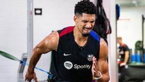 Araujo, en el gimnasio de la ciudad deportiva del Barça en Sant Joan Despí.