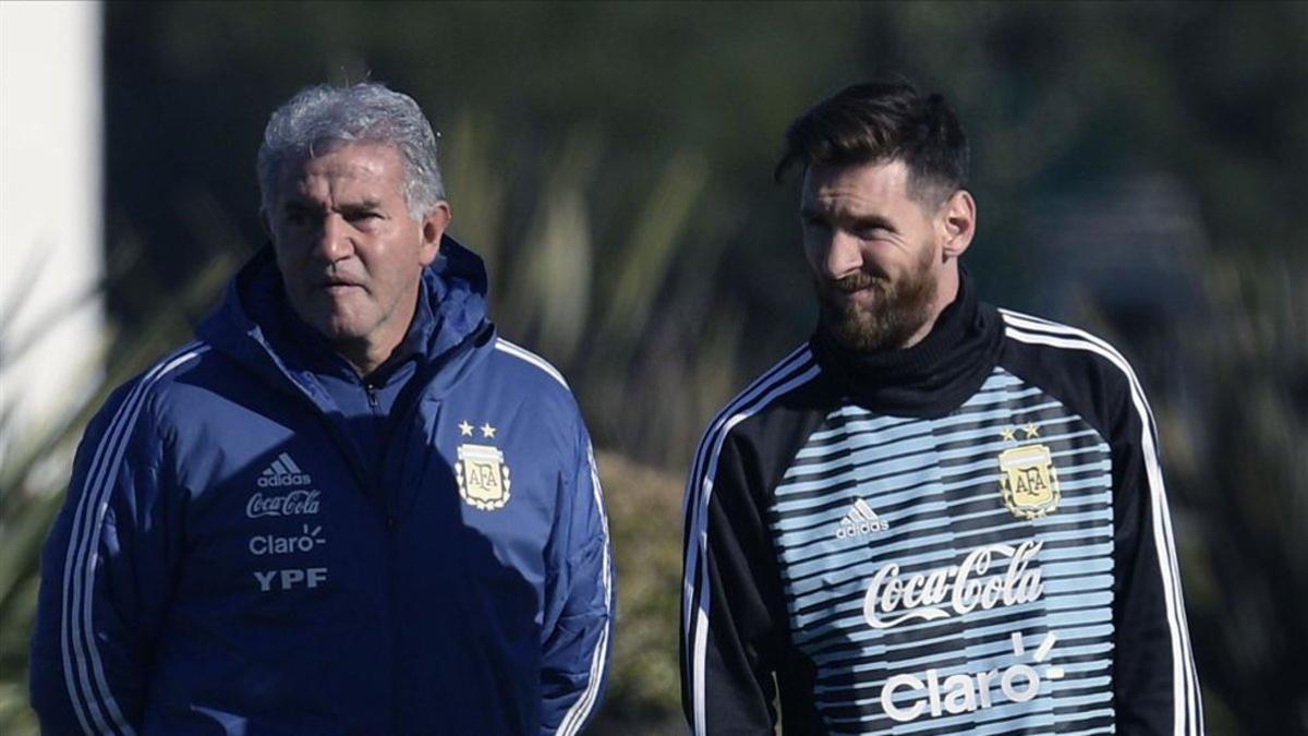 Jorge Burruchaga conoce bien a Leo Messi
