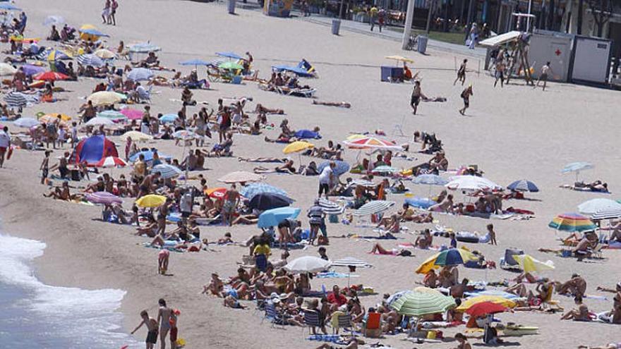 Banyistes a Platja d&#039;Aro aquest dimecres.