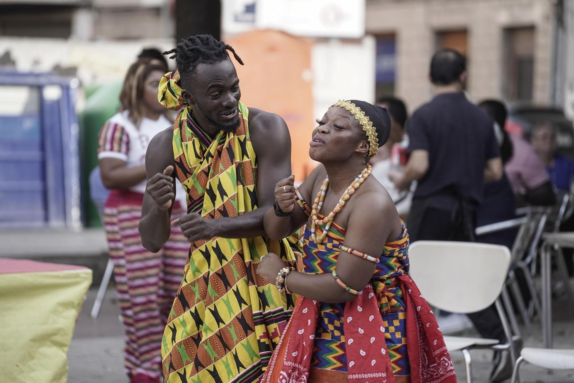 Totes les imatges de la festa solidària de la comunitat de Ghana