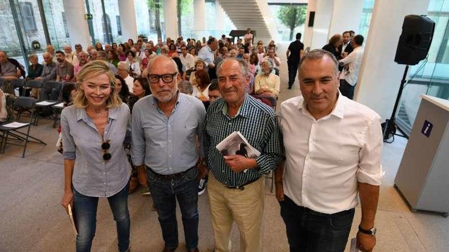 Xosé Fortes, en la presentación de su libro &quot;A rienda suelta&quot; en el Sexto Edificio. // G.S.