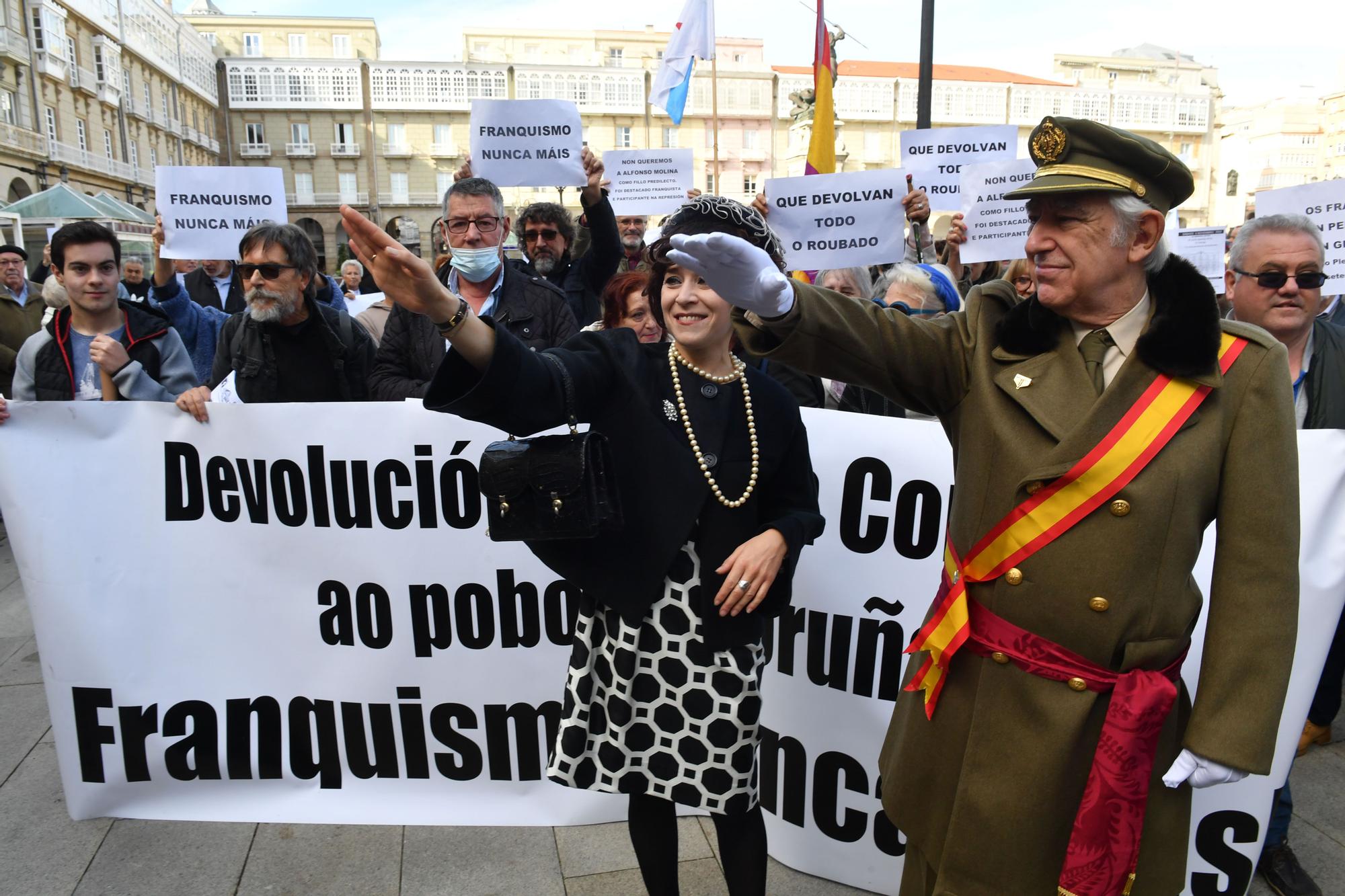 III Marcha Cívica hacia la Casa Cornide para pedir la devolución del inmueble